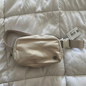 lululemon everywhere belt bag